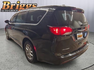 2025 Chrysler Voyager LX