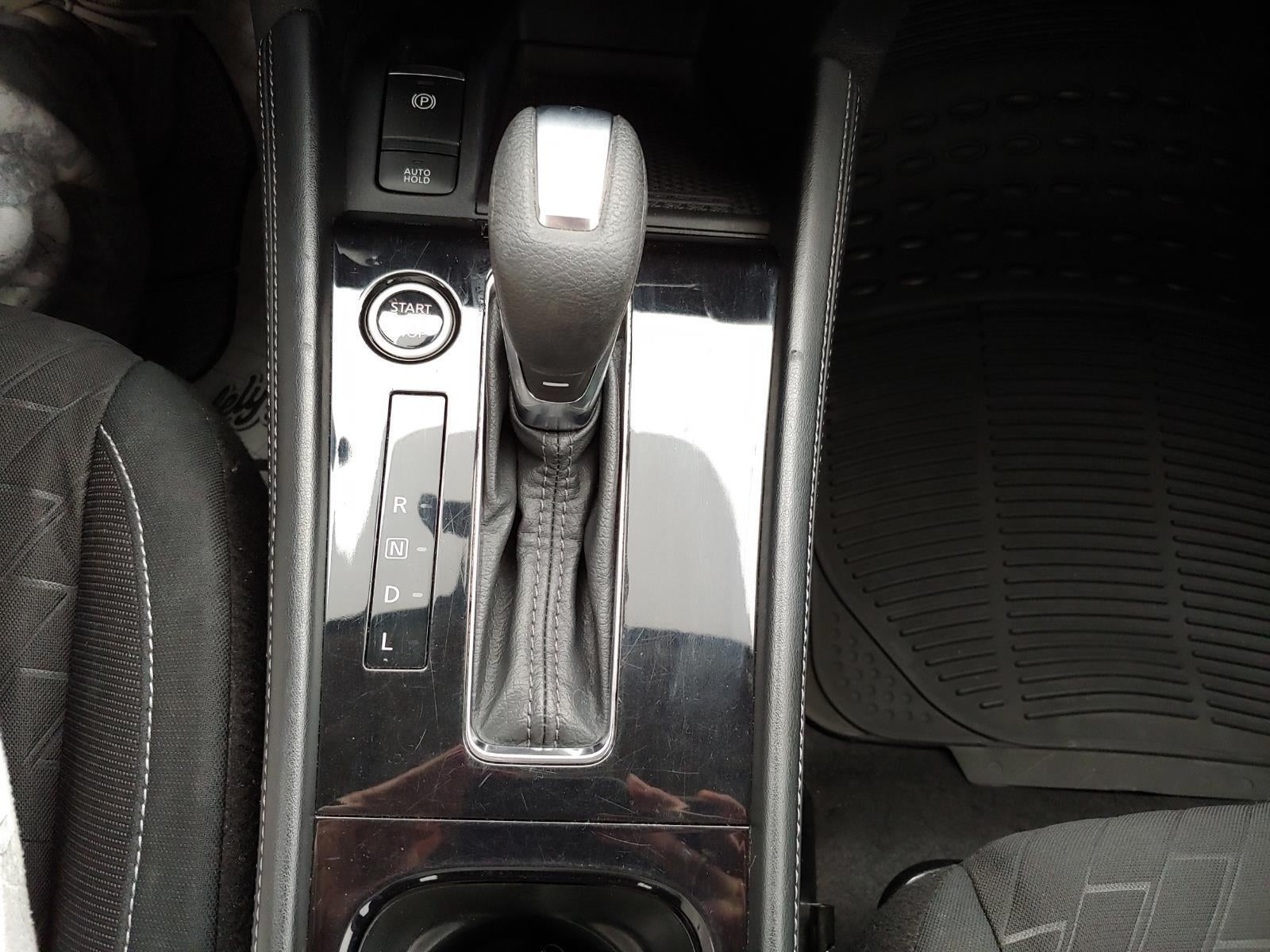 2022 Nissan Kicks SV