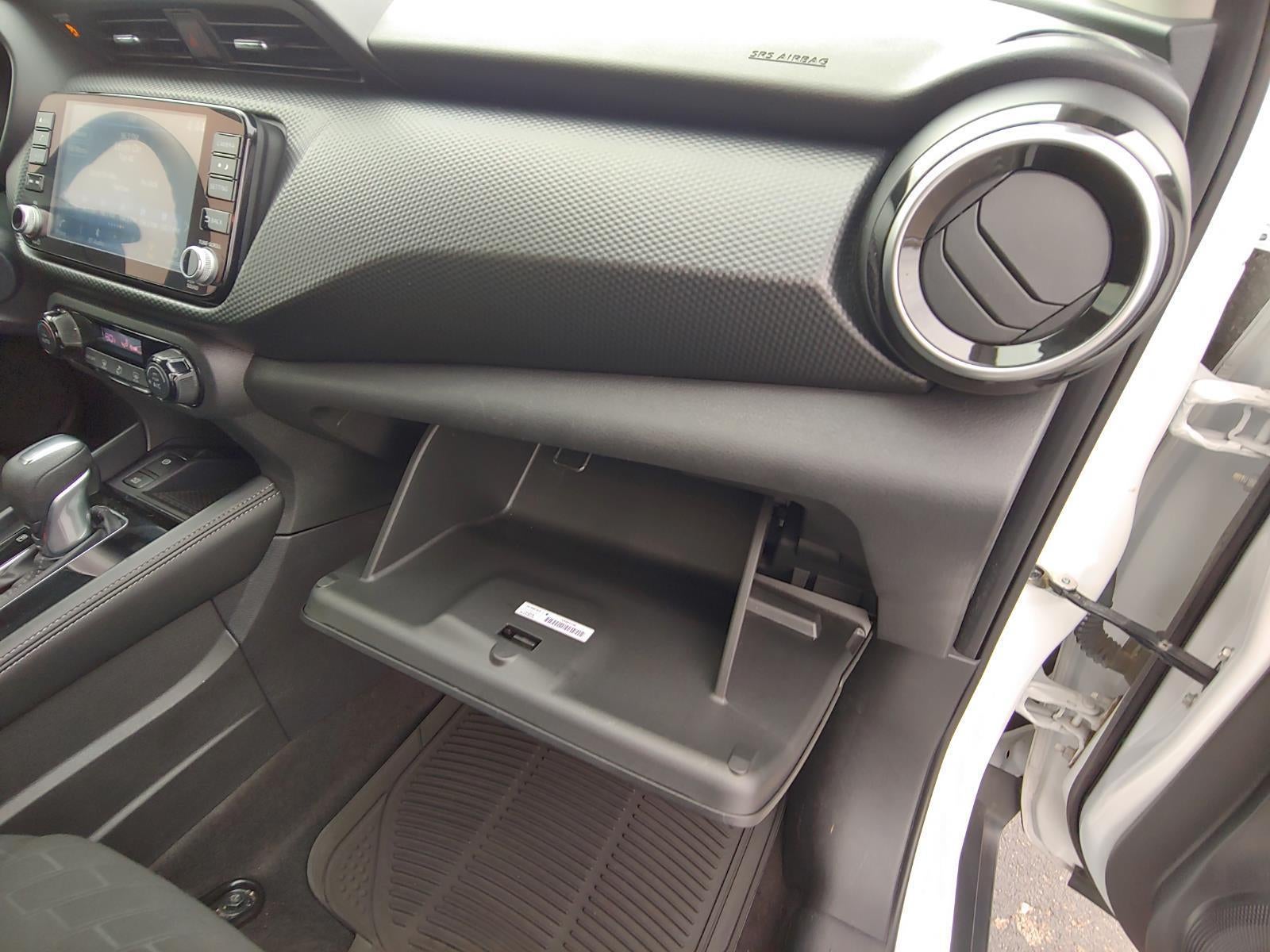 2022 Nissan Kicks SV