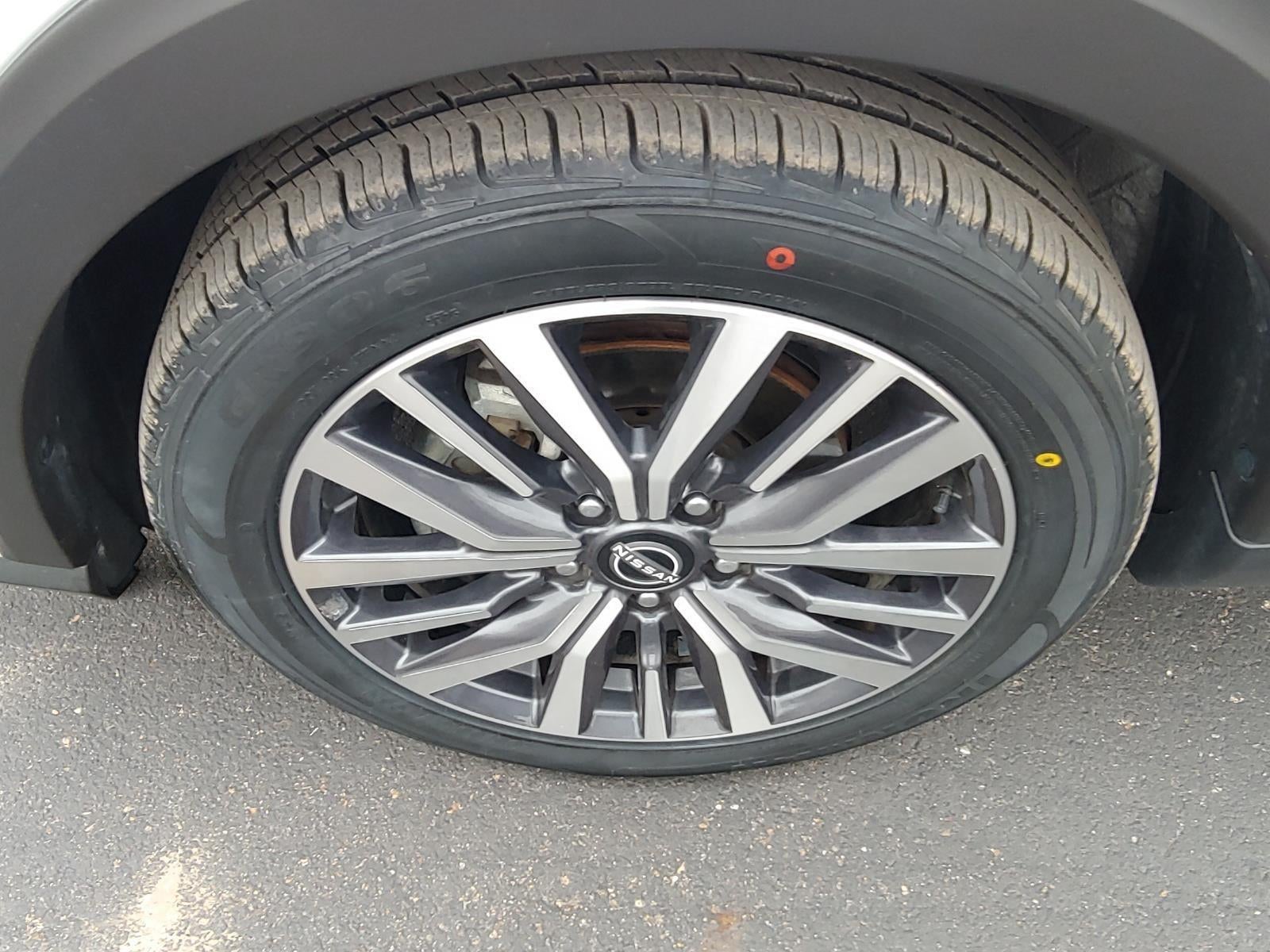 2022 Nissan Kicks SV