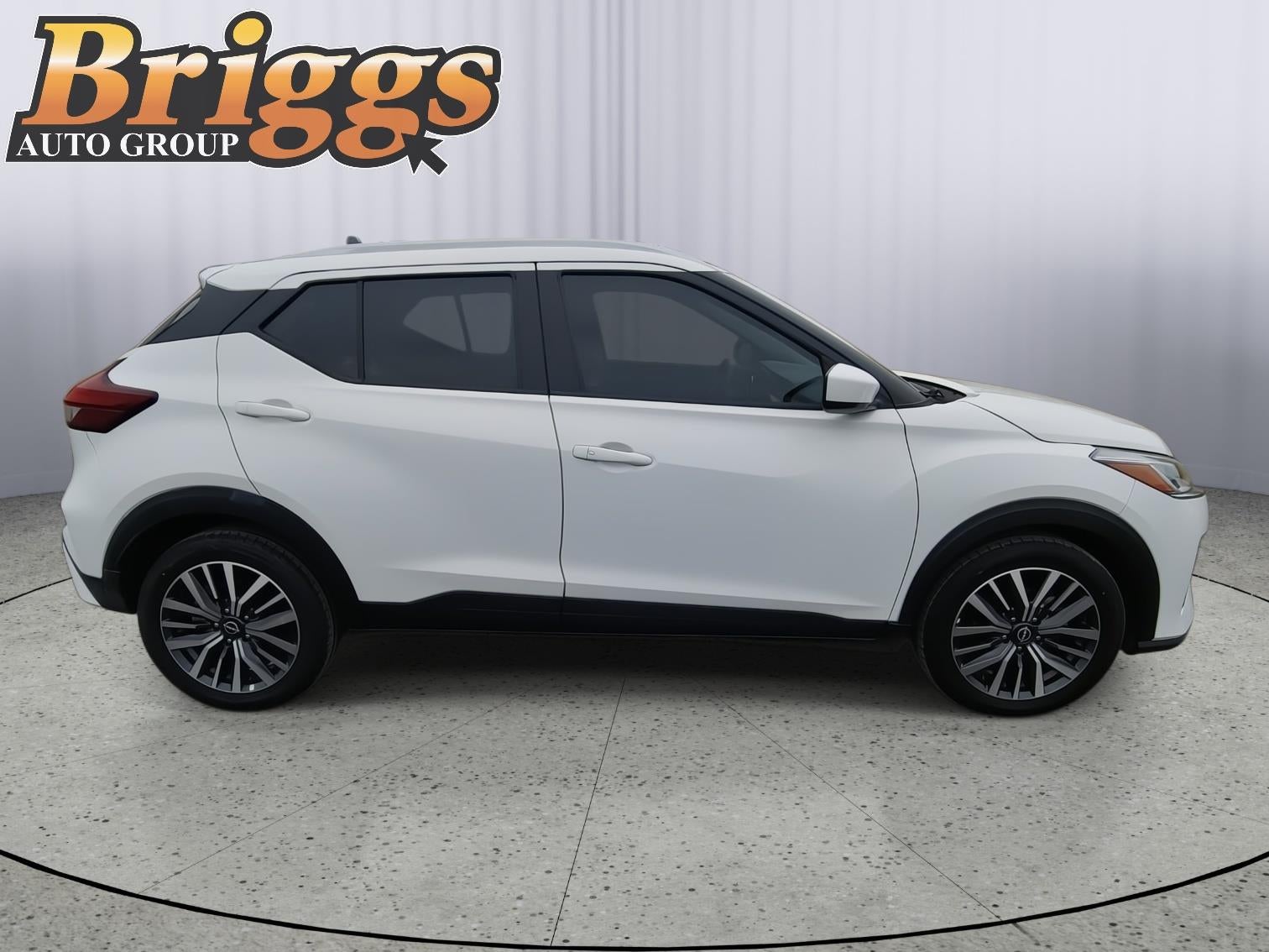 2022 Nissan Kicks SV