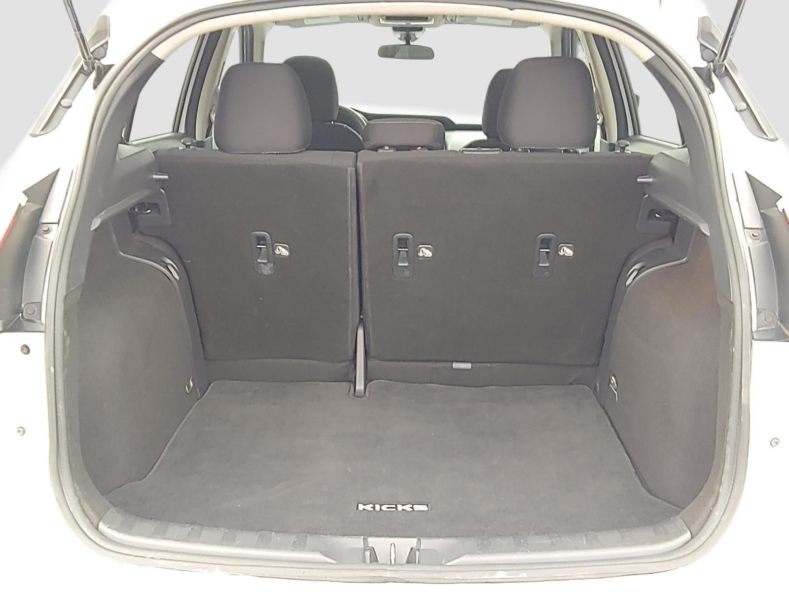 2022 Nissan Kicks SV