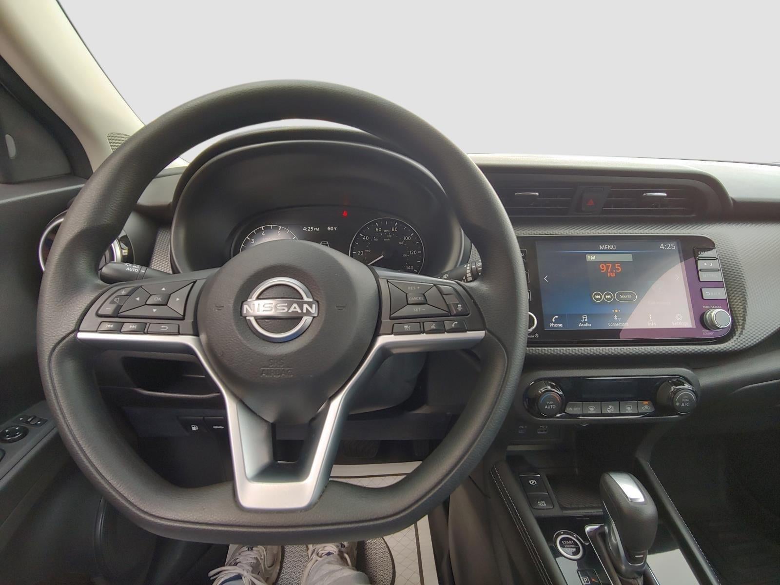 2022 Nissan Kicks SV