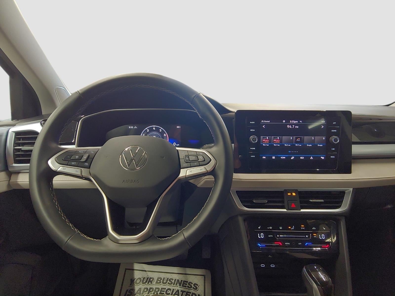 2025 Volkswagen Taos SE