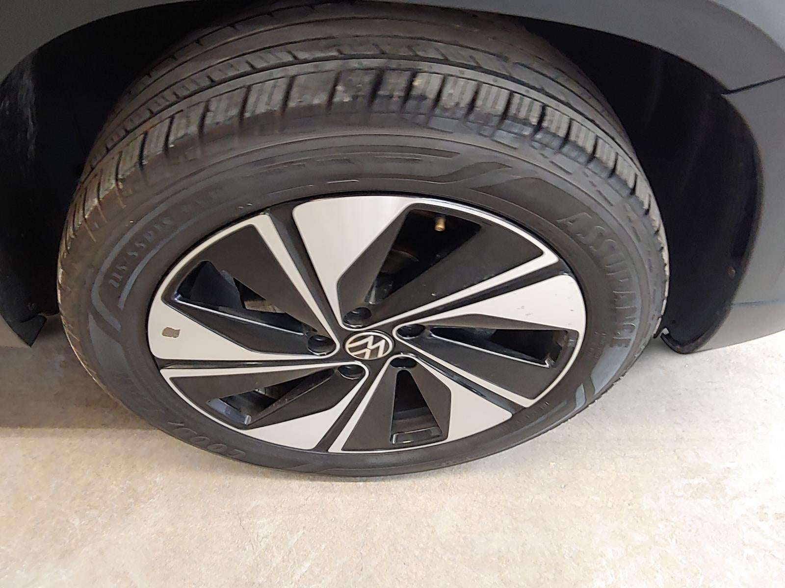 2025 Volkswagen Taos SE