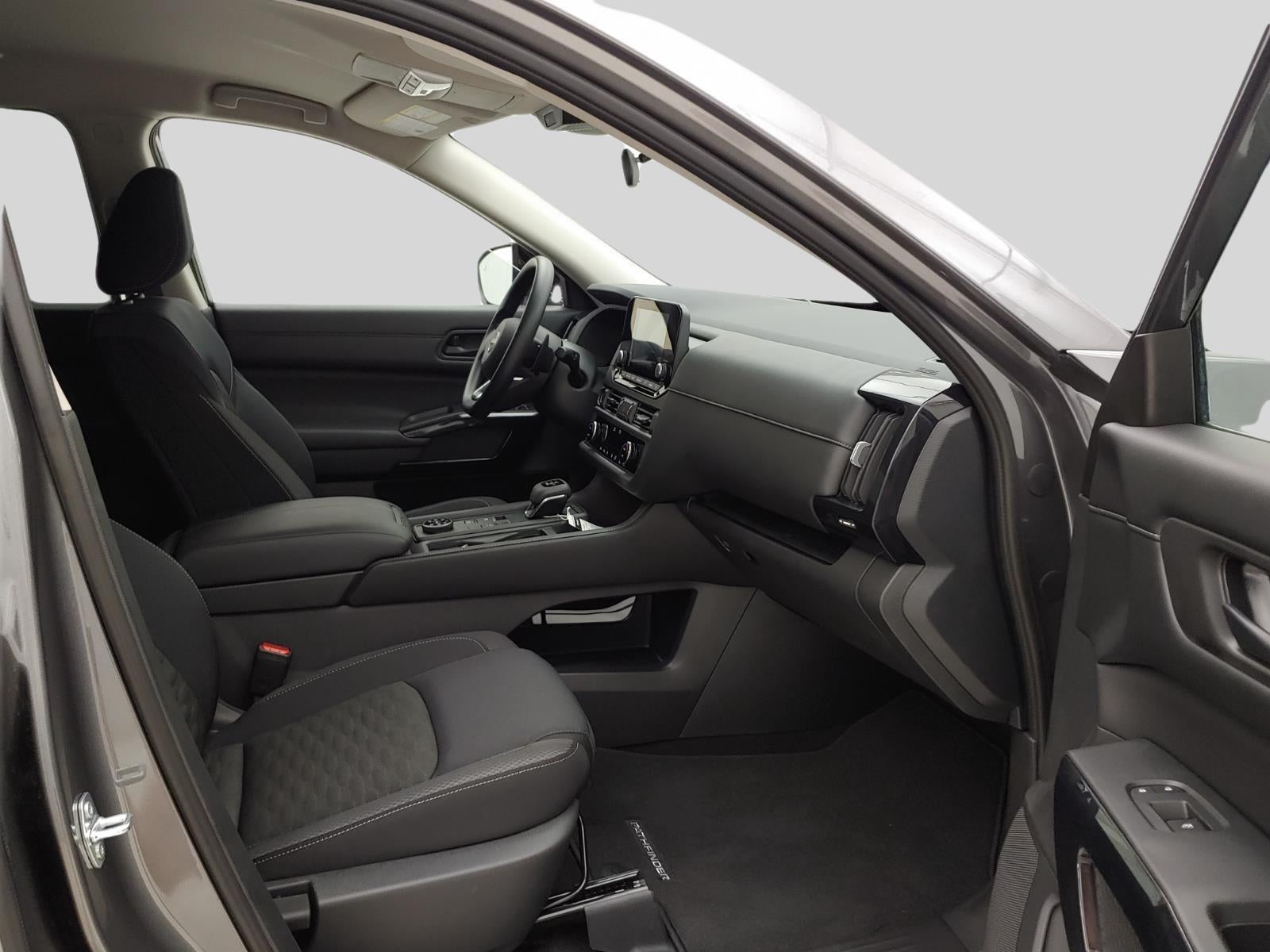 2024 Nissan Pathfinder S