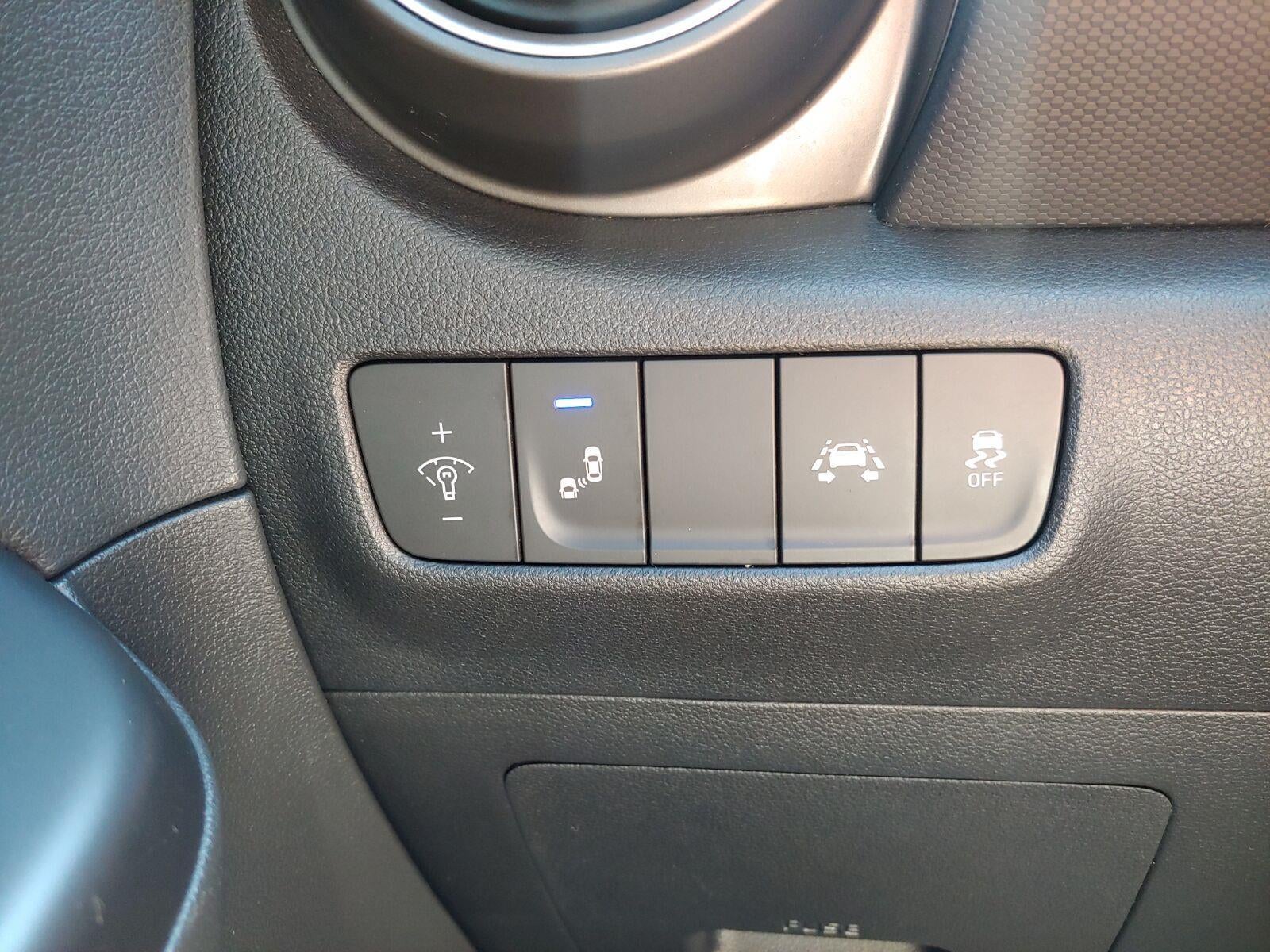2020 Hyundai Kona SEL Plus