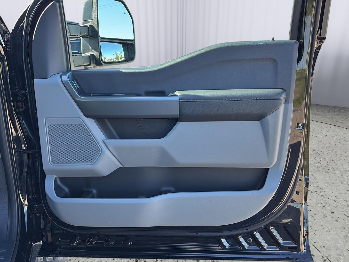 2027 Ford Super Duty F-250 SRW XLT