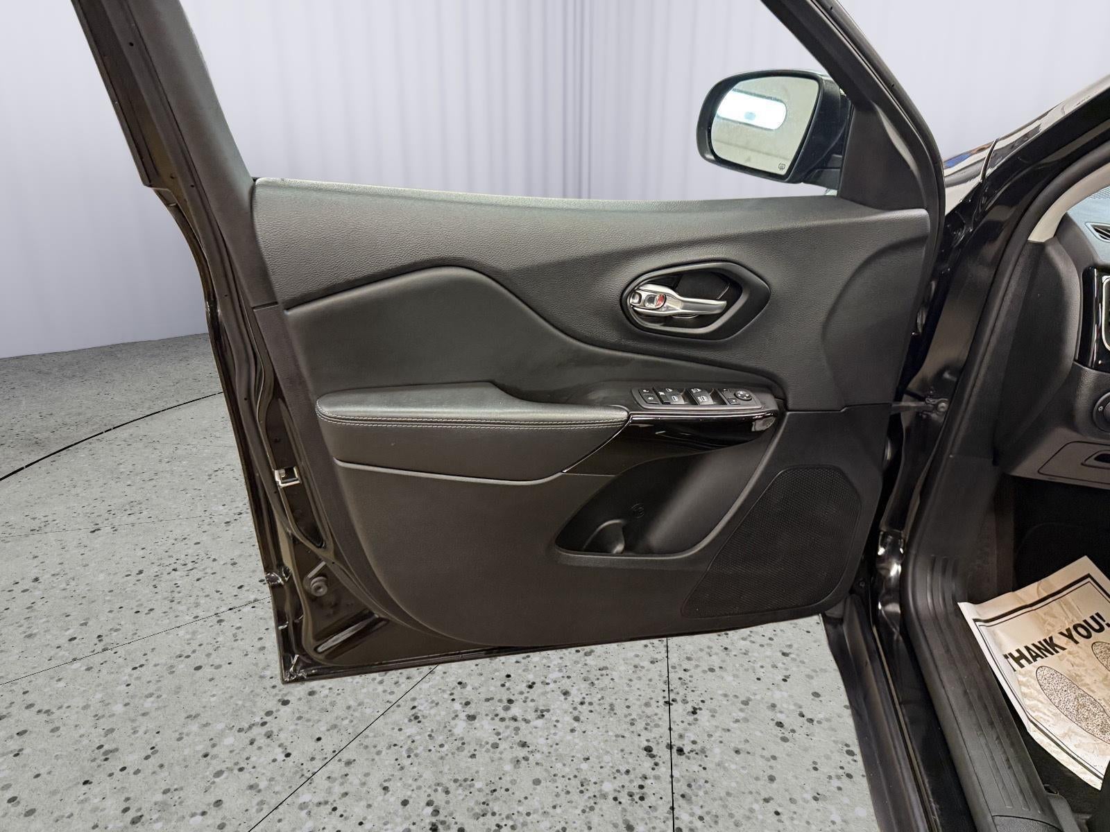 2023 Jeep Cherokee Altitude Lux