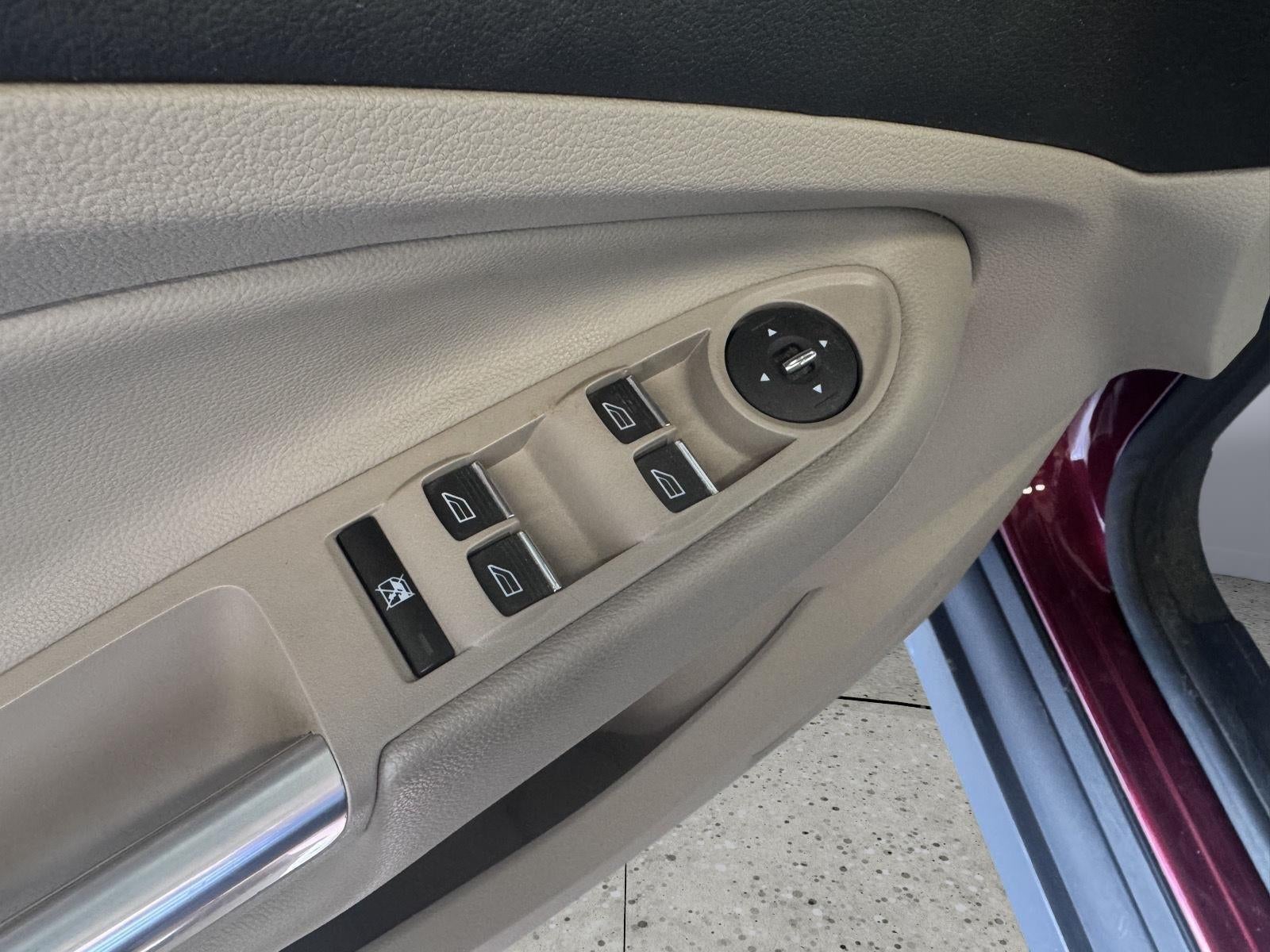 2014 Ford C-Max Hybrid SE