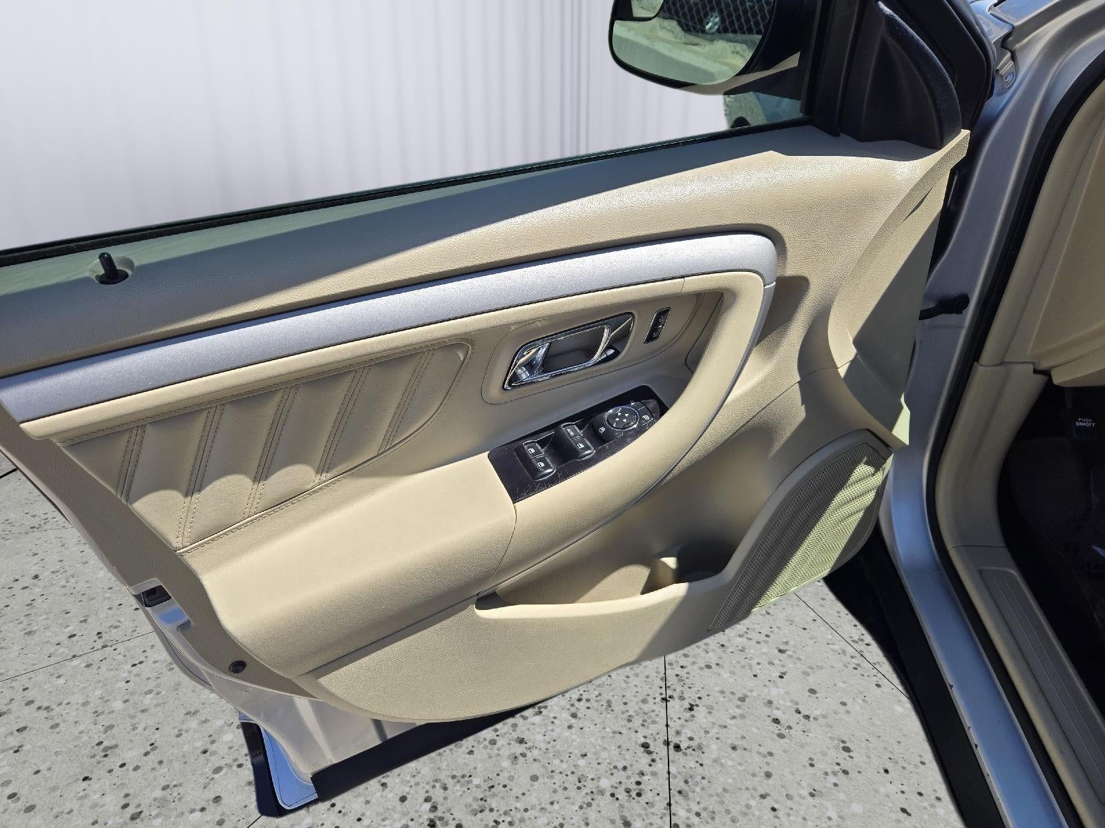 2017 Ford Taurus SE
