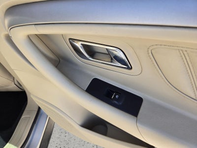 2017 Ford Taurus SE