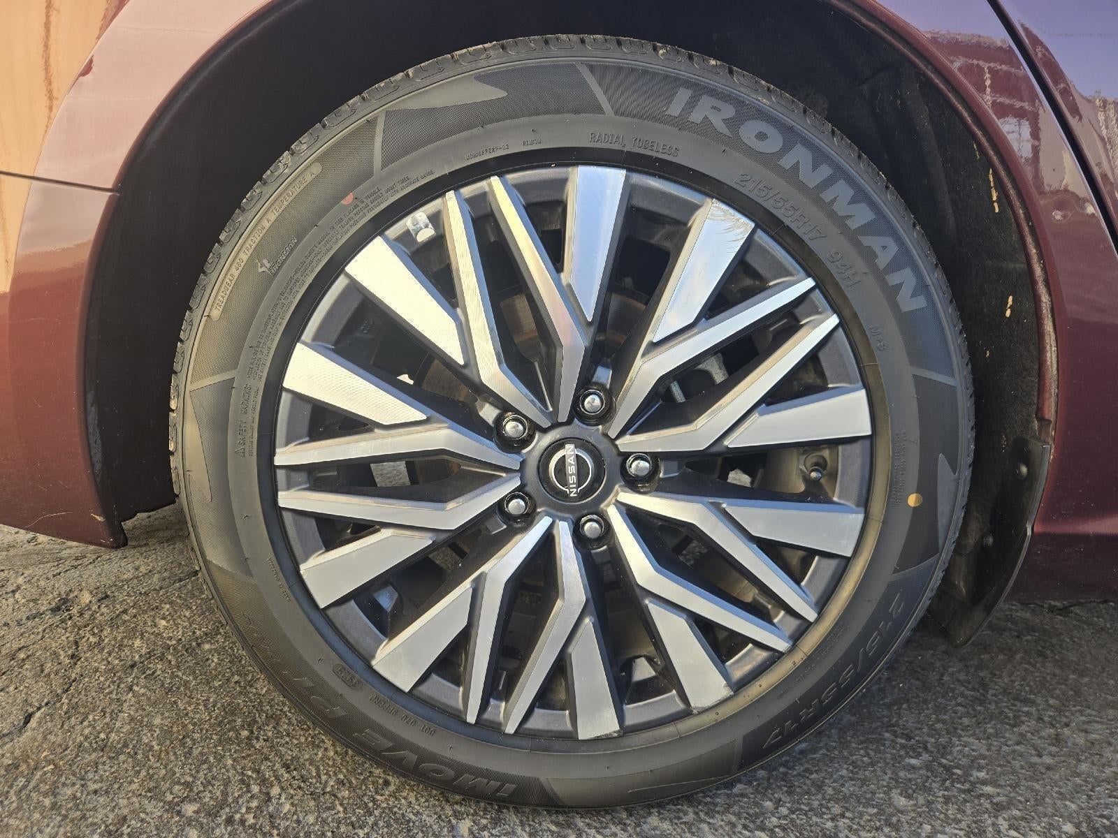 2025 Nissan Altima SV