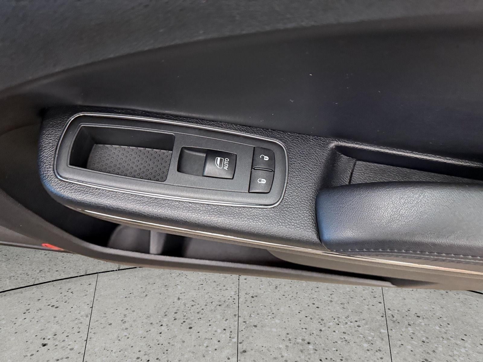 2013 Dodge Charger SXT