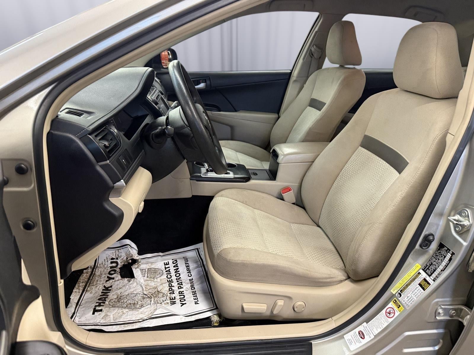 2014 Toyota CAMRY SE