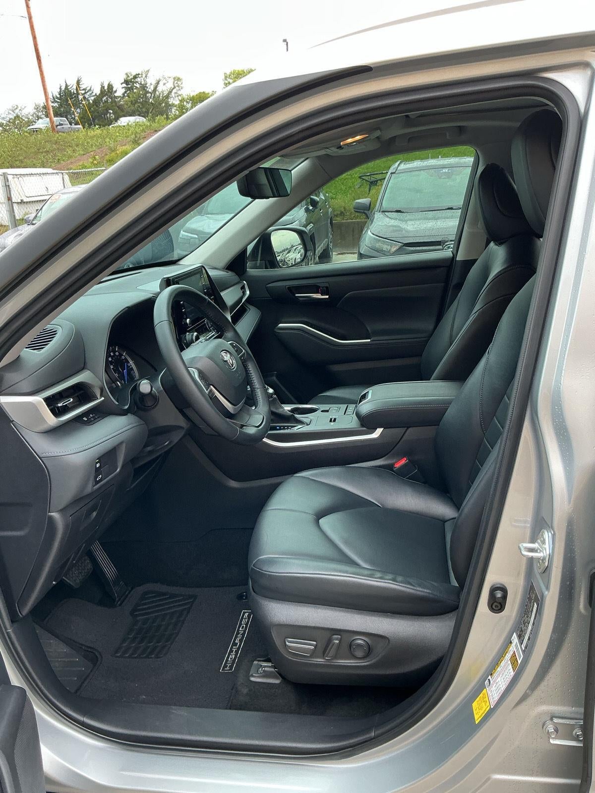 2022 Toyota Highlander Hybrid XLE