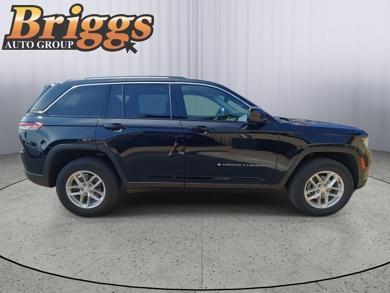2023 Jeep Grand Cherokee Laredo