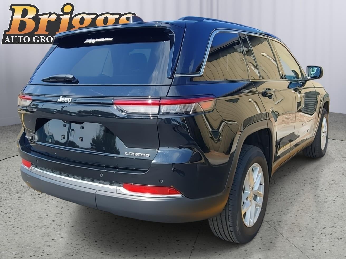 2023 Jeep Grand Cherokee Laredo
