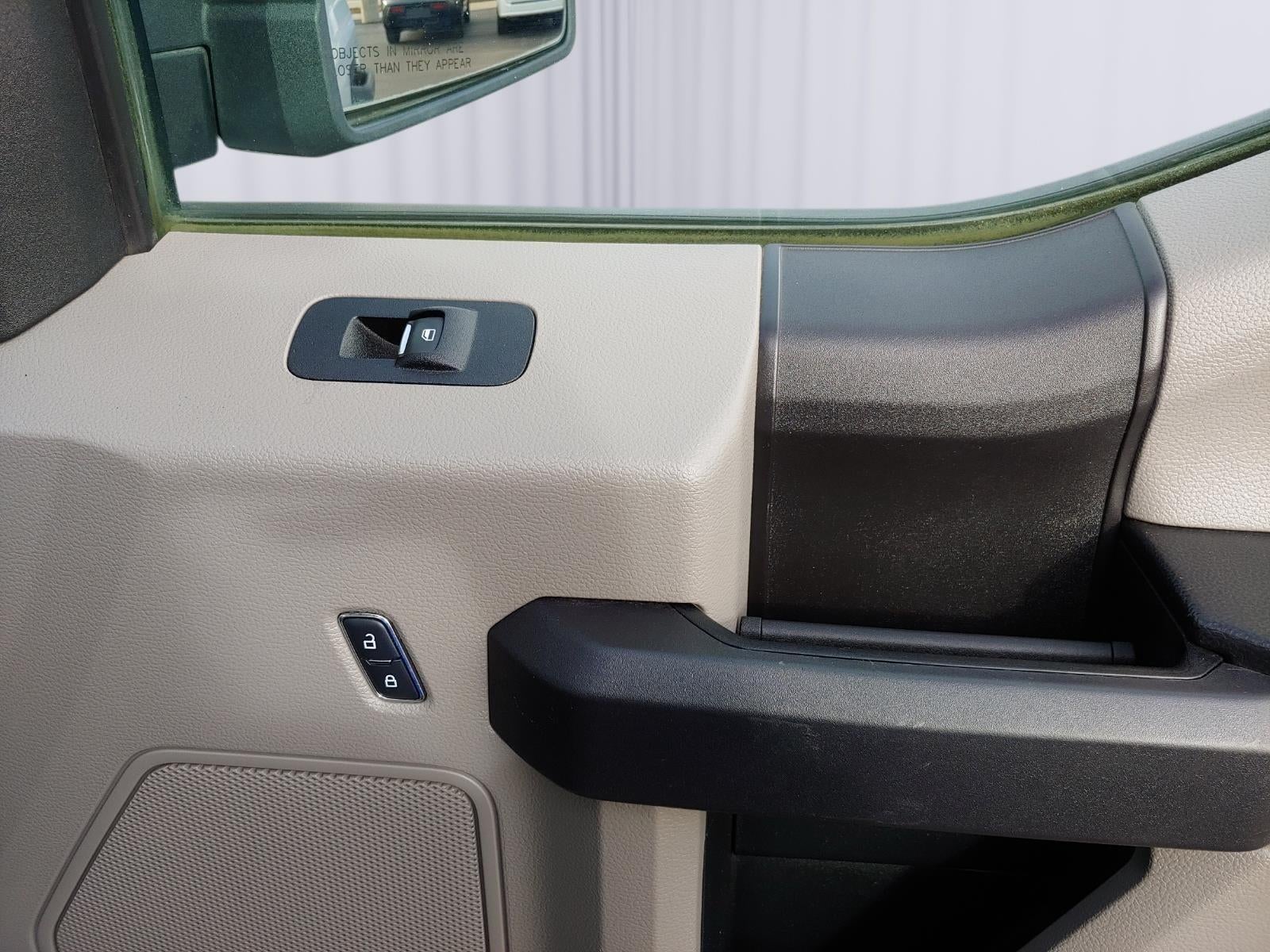 2015 Ford F-150 Base