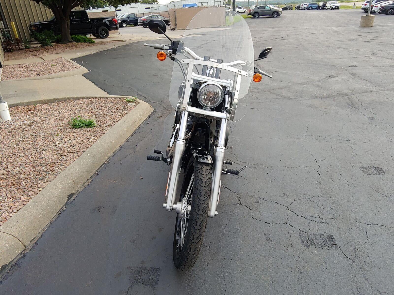 2016 HARLEY-DAVIDSON Dyna Wide Base