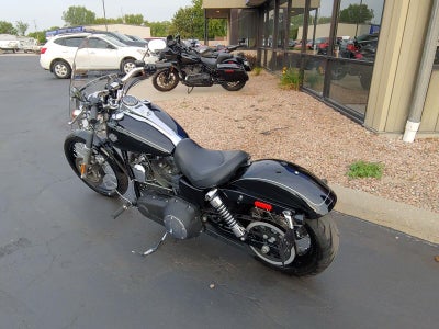 2016 HARLEY-DAVIDSON Dyna Wide Base