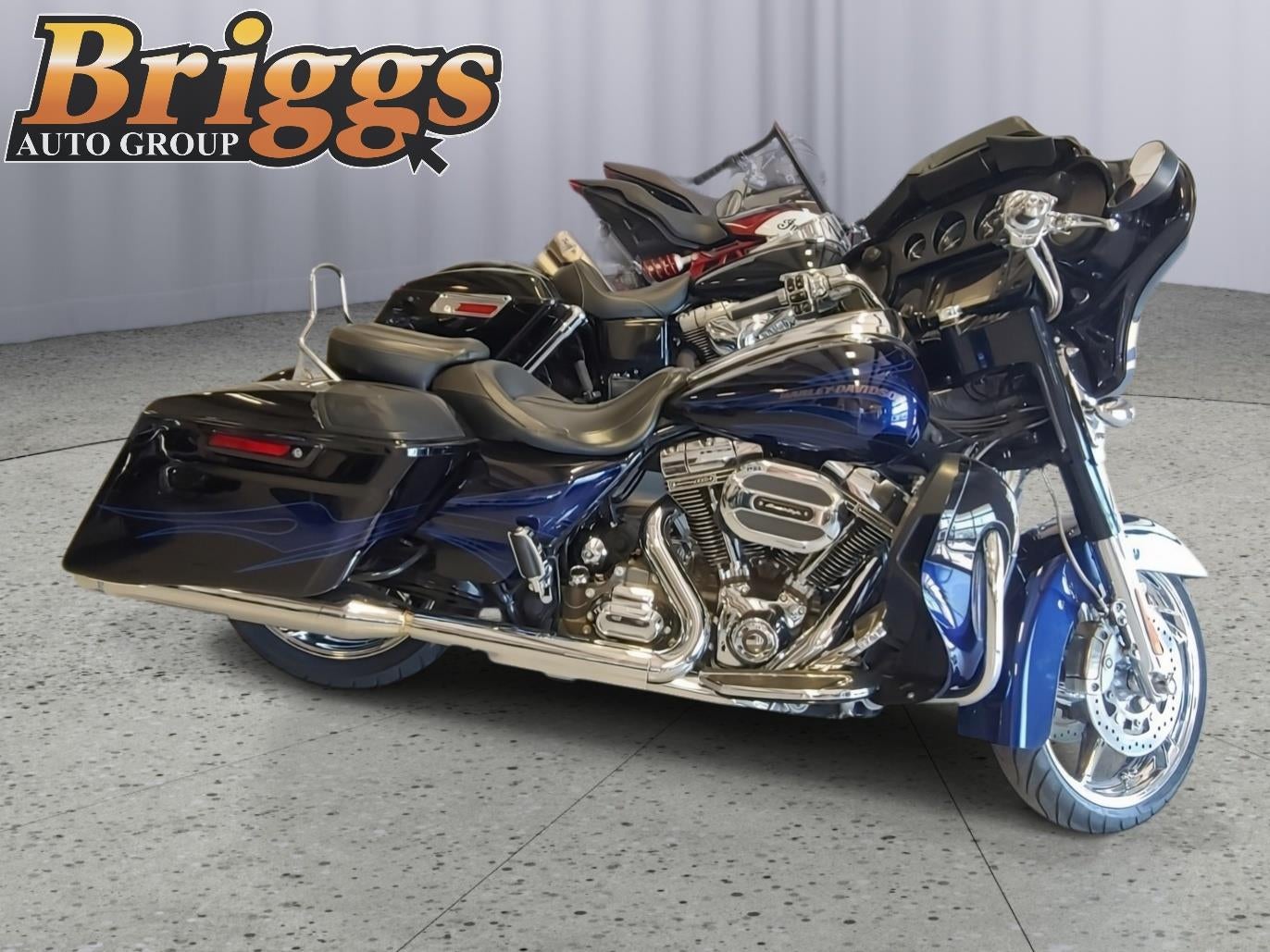 2016 HARLEY-DAVIDSON STREET GLIDE CVO Base