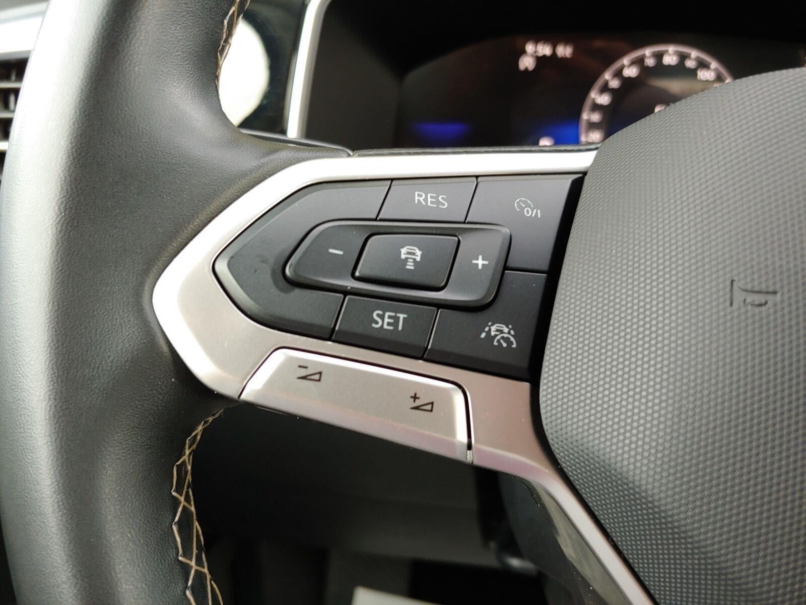 2025 Volkswagen Taos SE