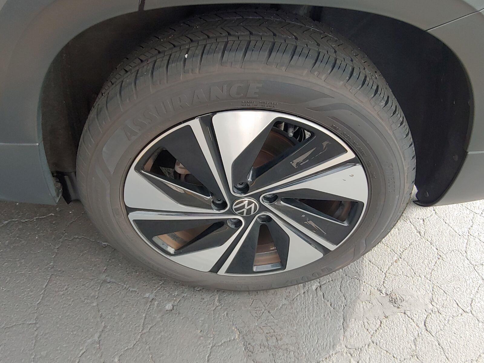 2025 Volkswagen Taos SE