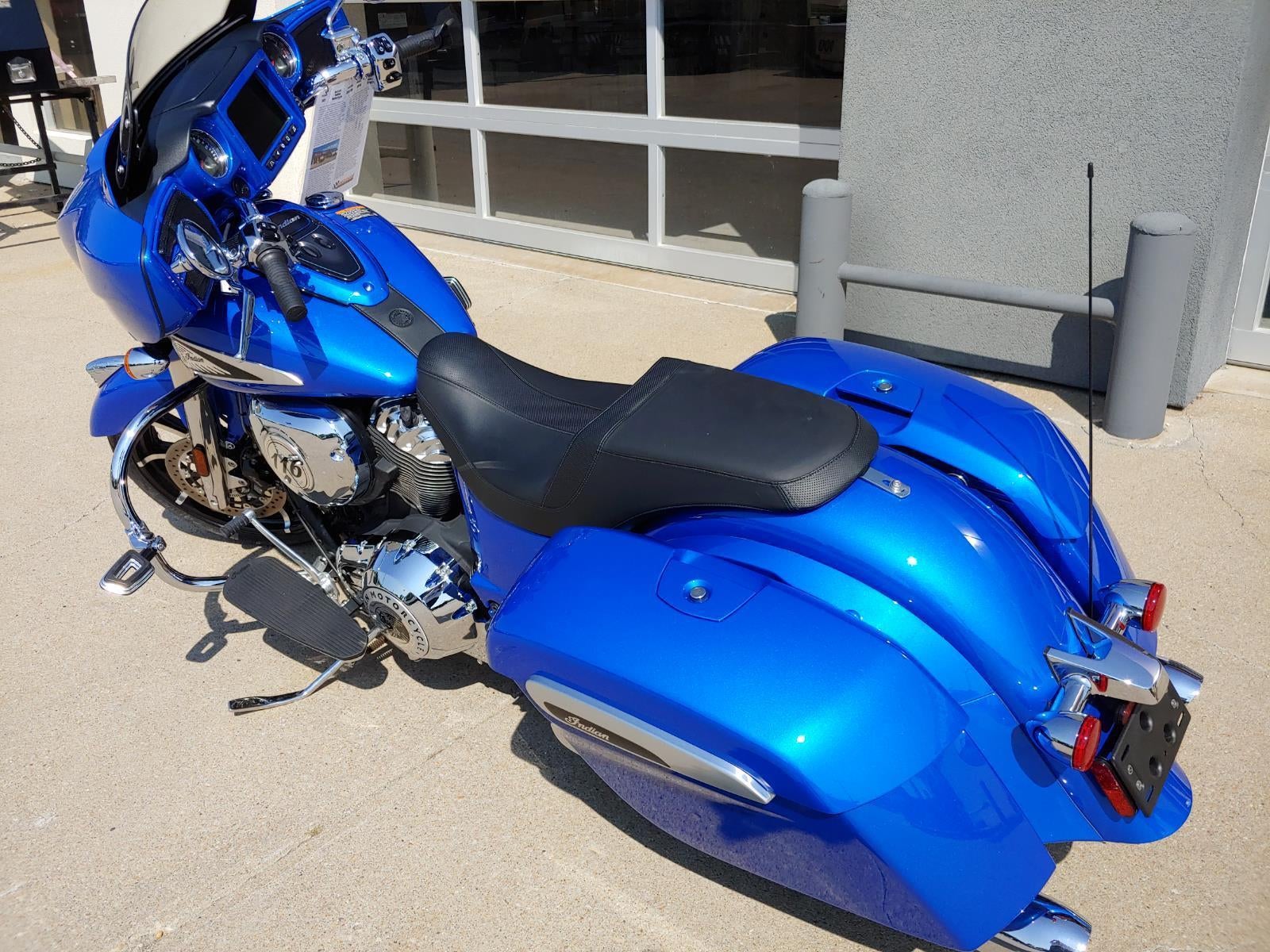 2021 INDIAN MOTOCYCLE CHIEFTAIN LIMITED Base