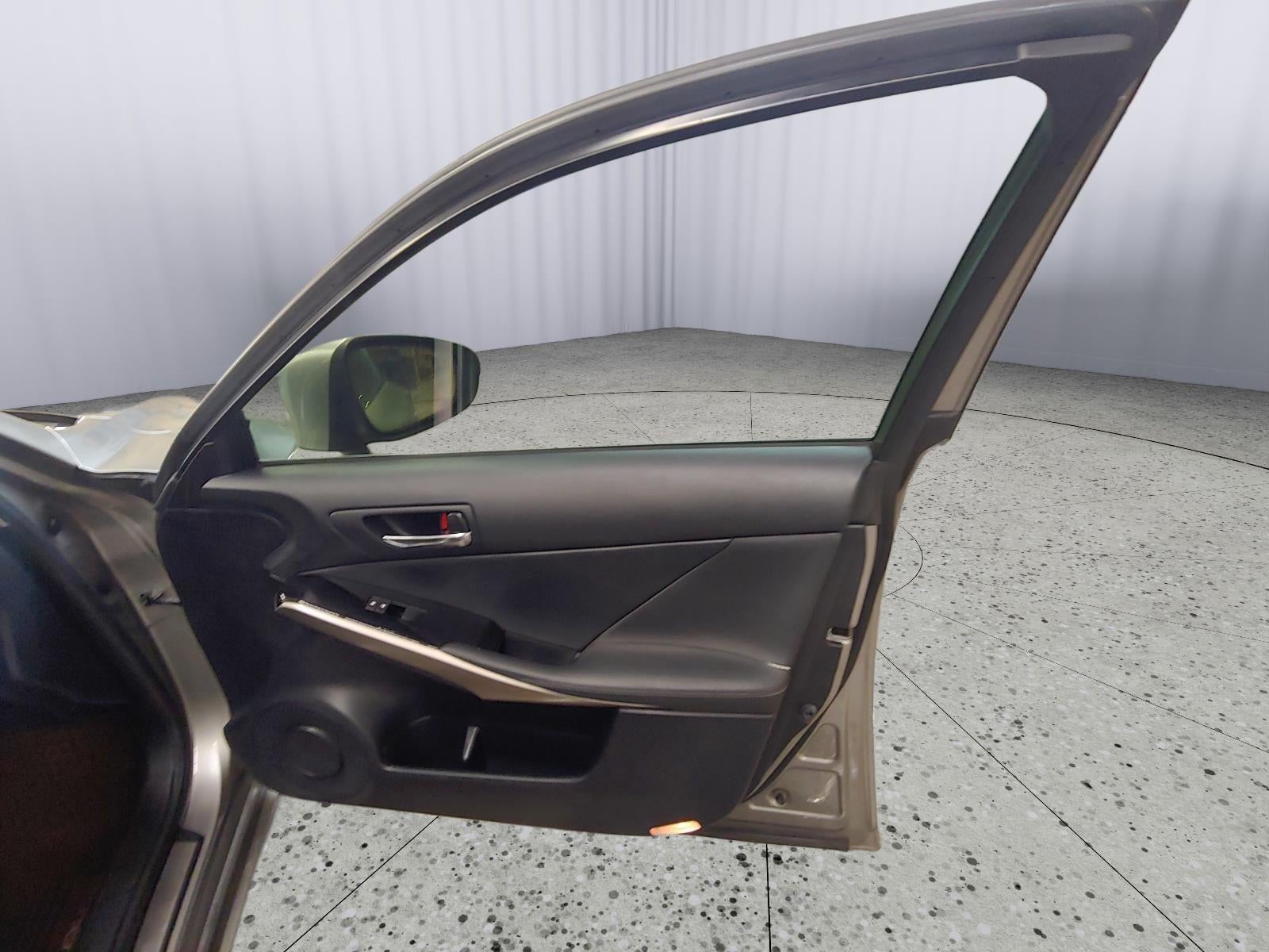 2016 Lexus IS 300 4dr Sdn AWD