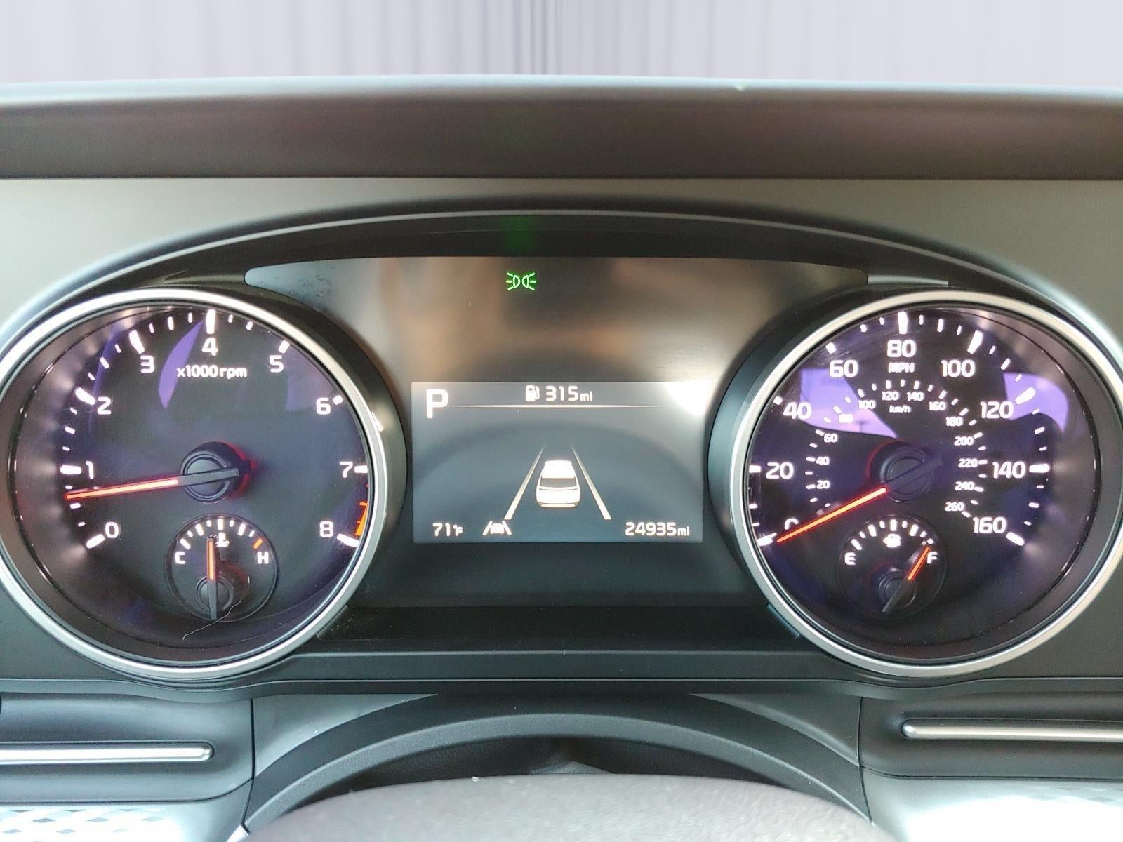 2024 Kia Carnival LX