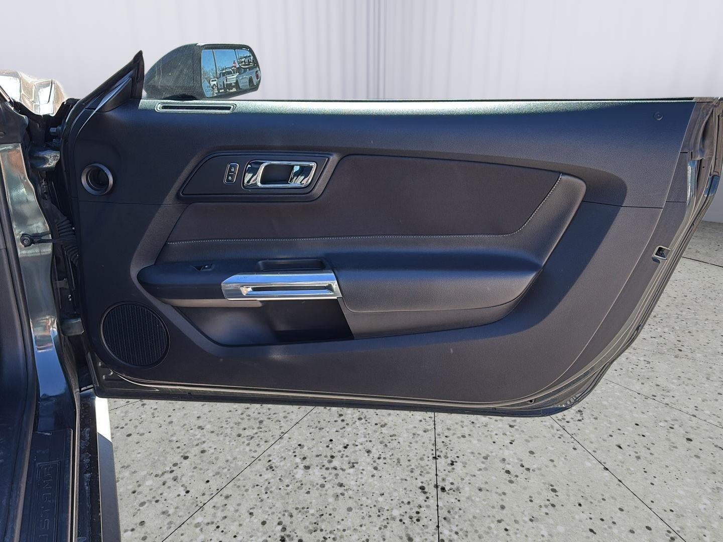 2015 Ford MUSTANG Base