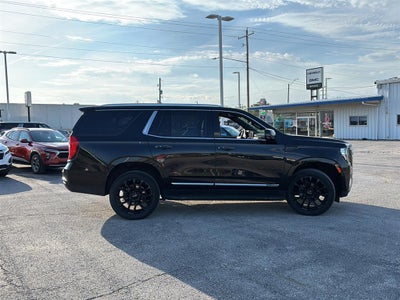 2023 GMC Yukon SLT