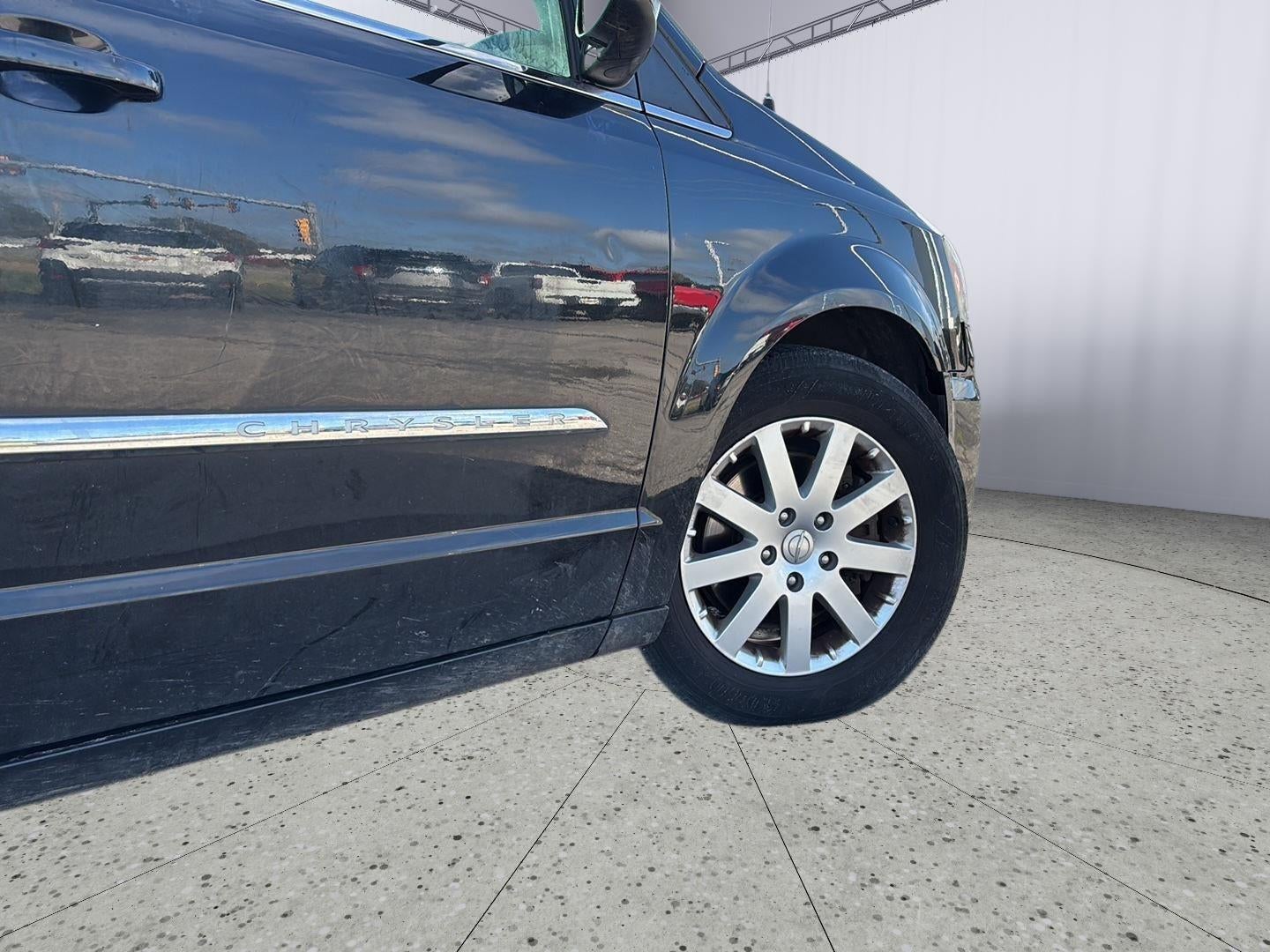 2015 Chrysler Town & Country Touring