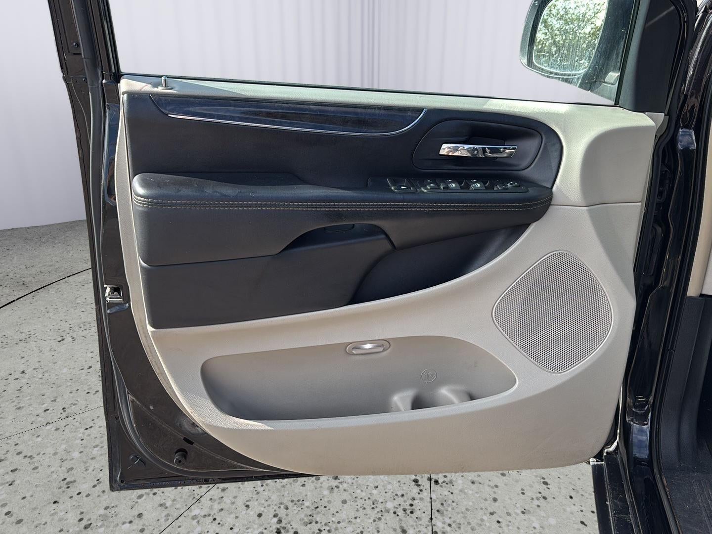 2015 Chrysler Town & Country Touring
