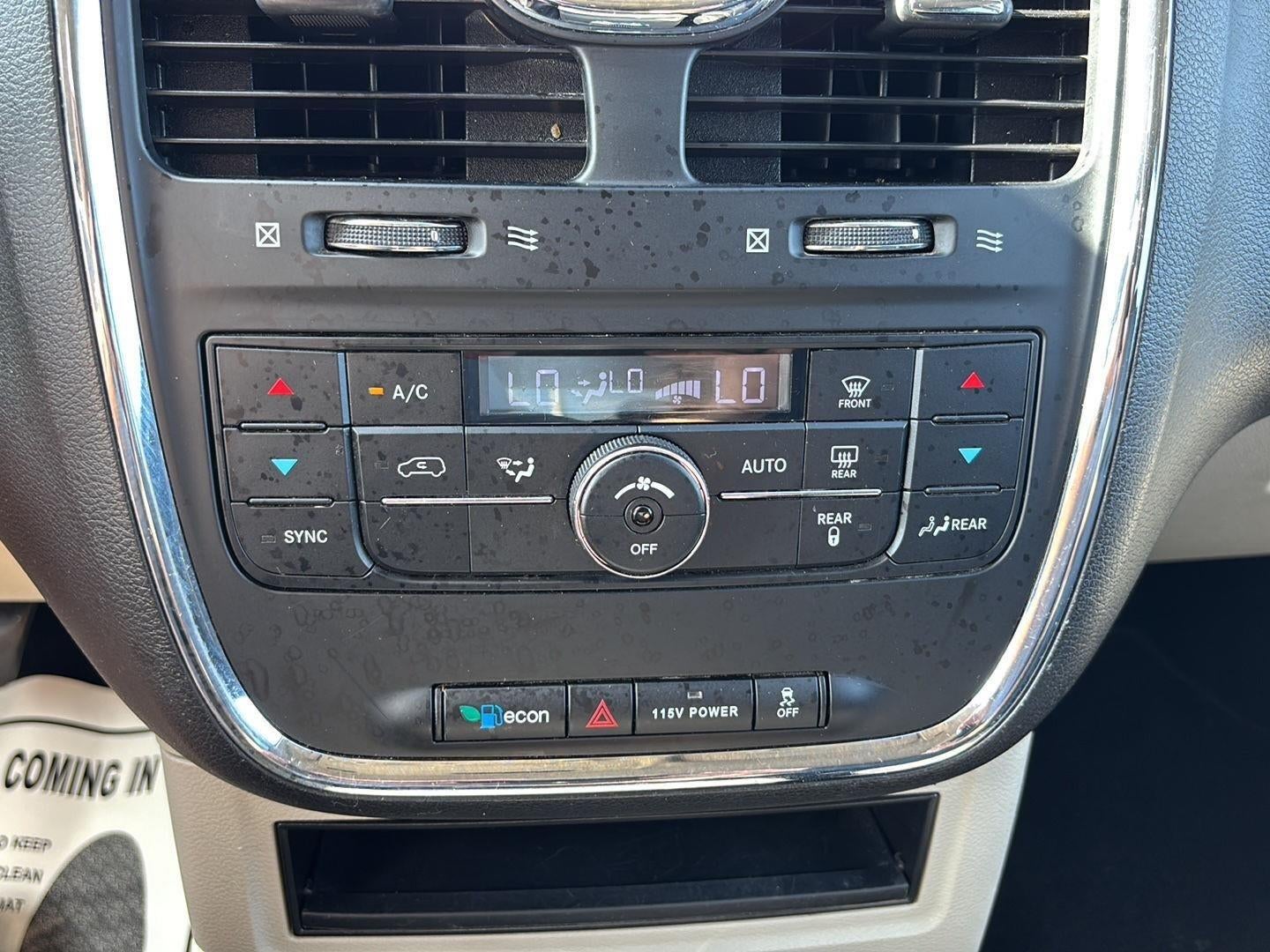 2015 Chrysler Town & Country Touring