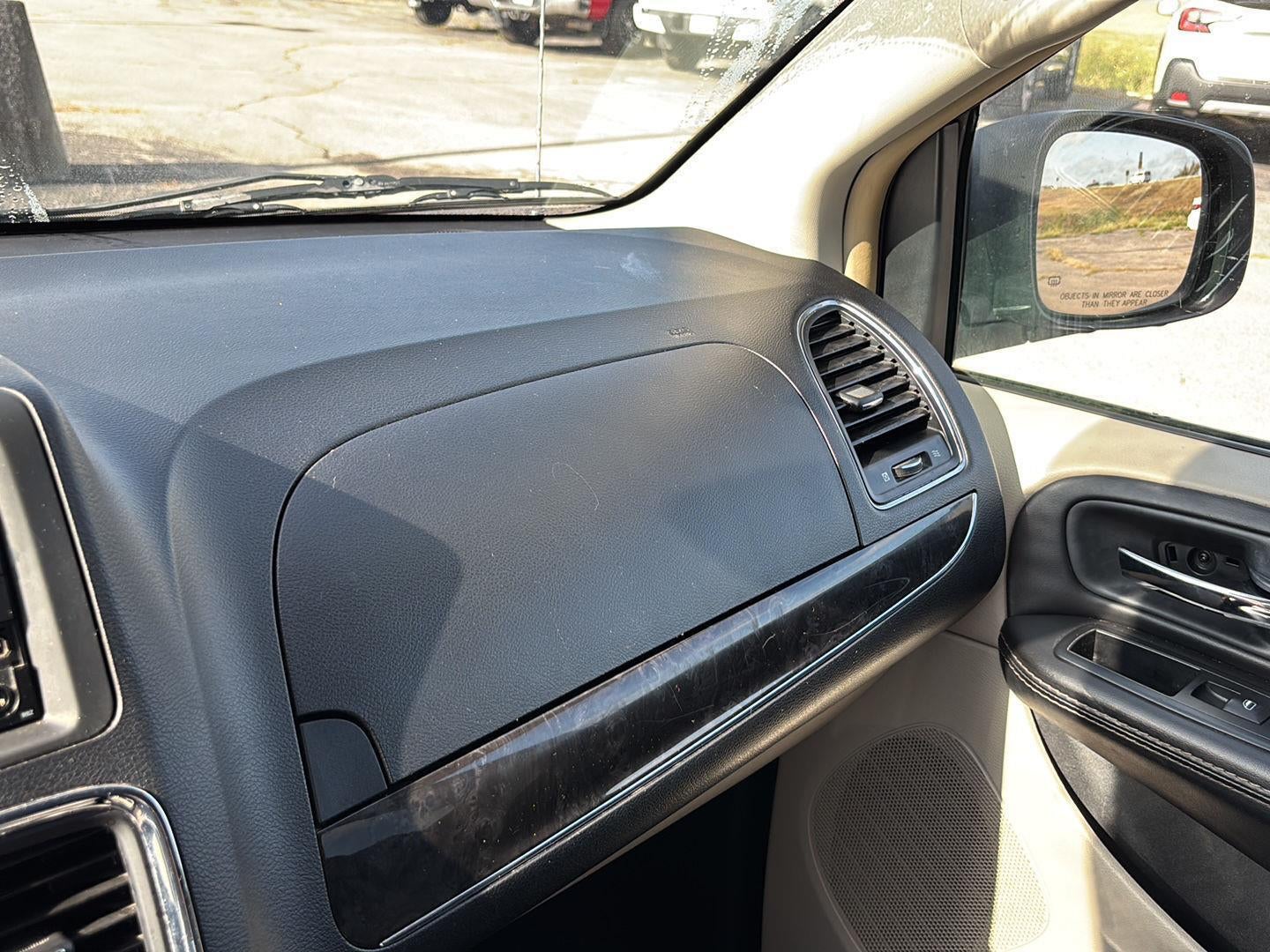 2015 Chrysler Town & Country Touring