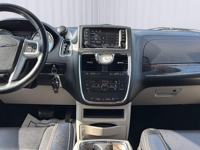2015 Chrysler Town & Country Touring