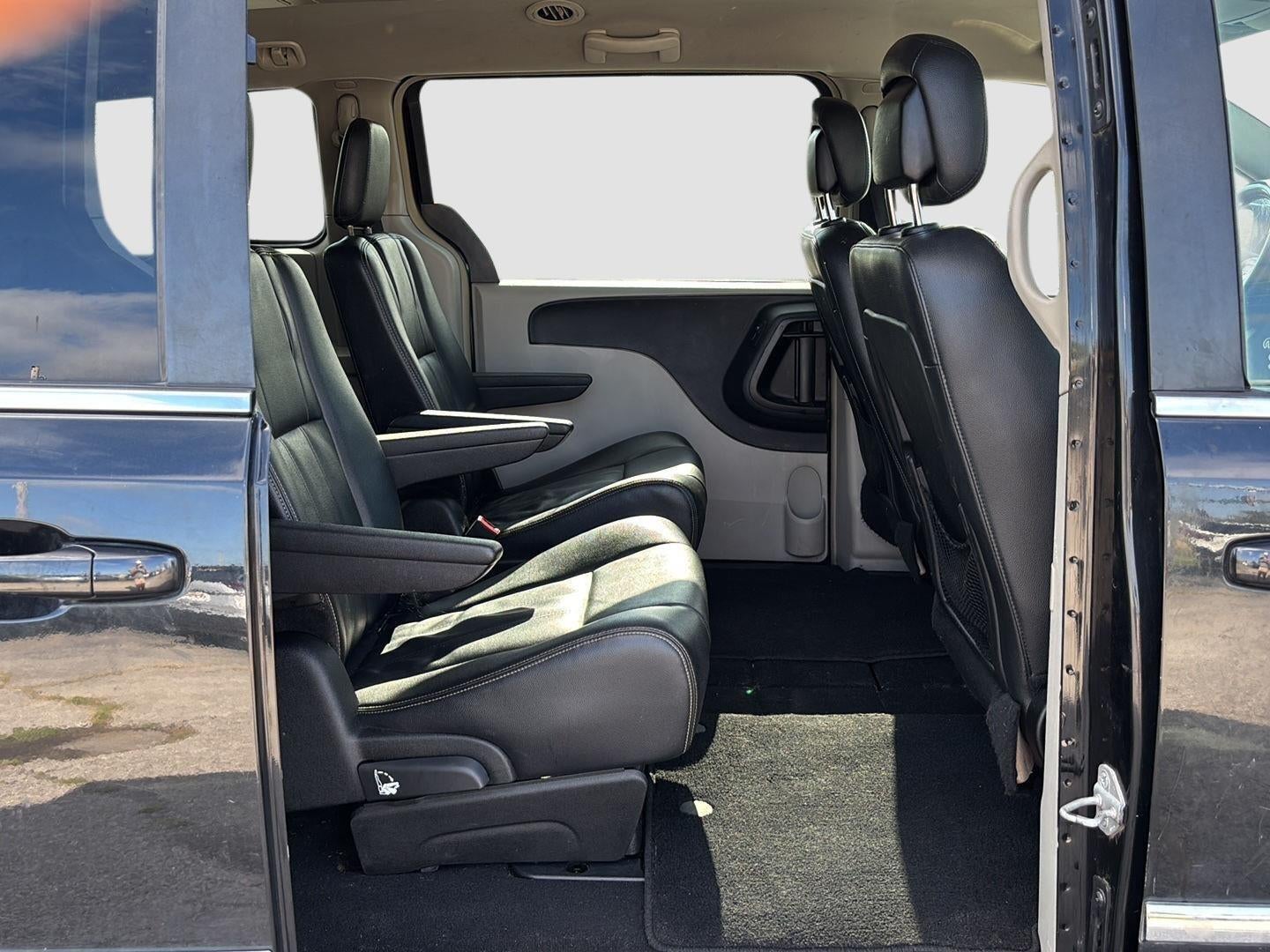 2015 Chrysler Town & Country Touring