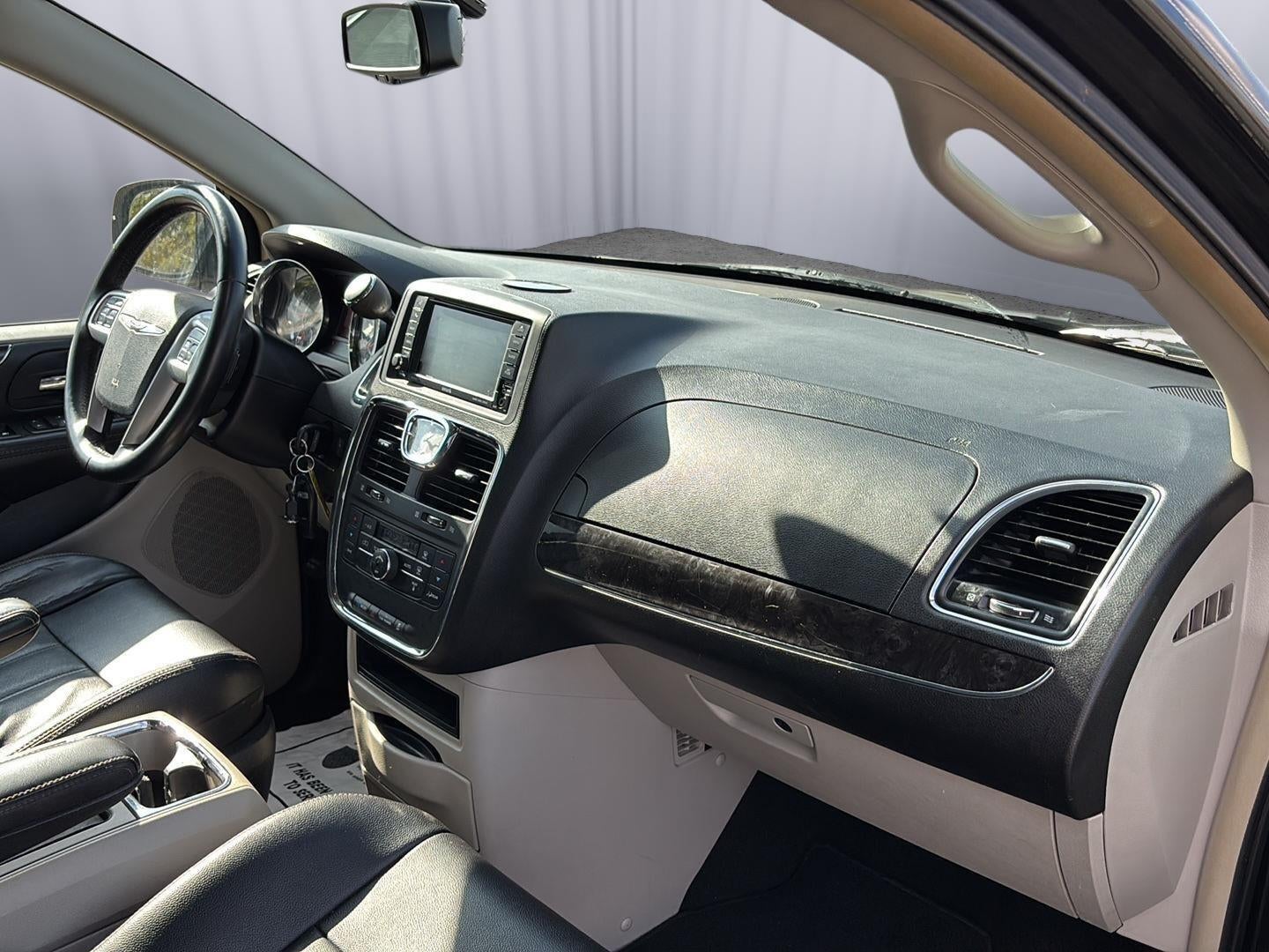 2015 Chrysler Town & Country Touring
