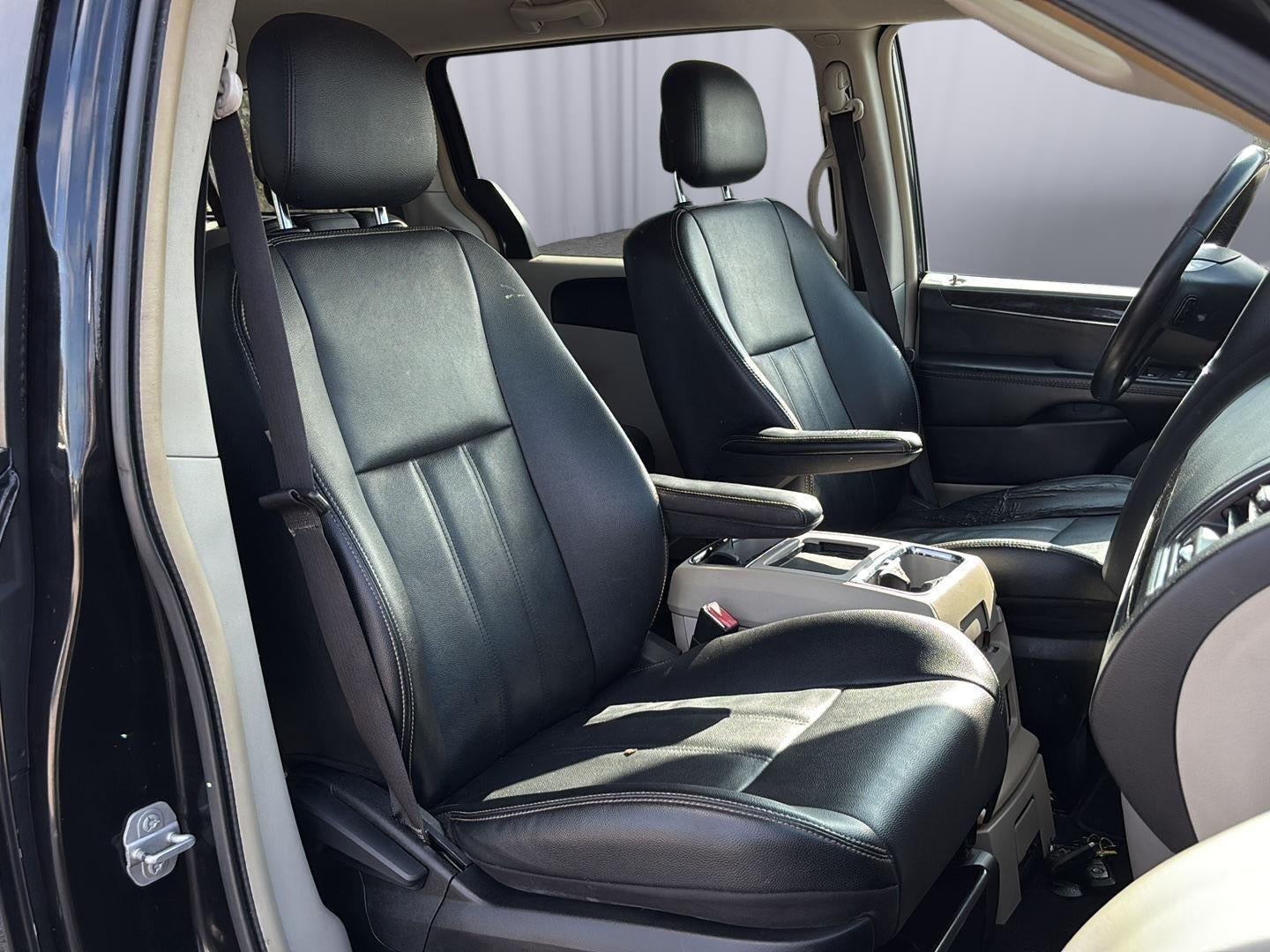 2015 Chrysler Town & Country Touring