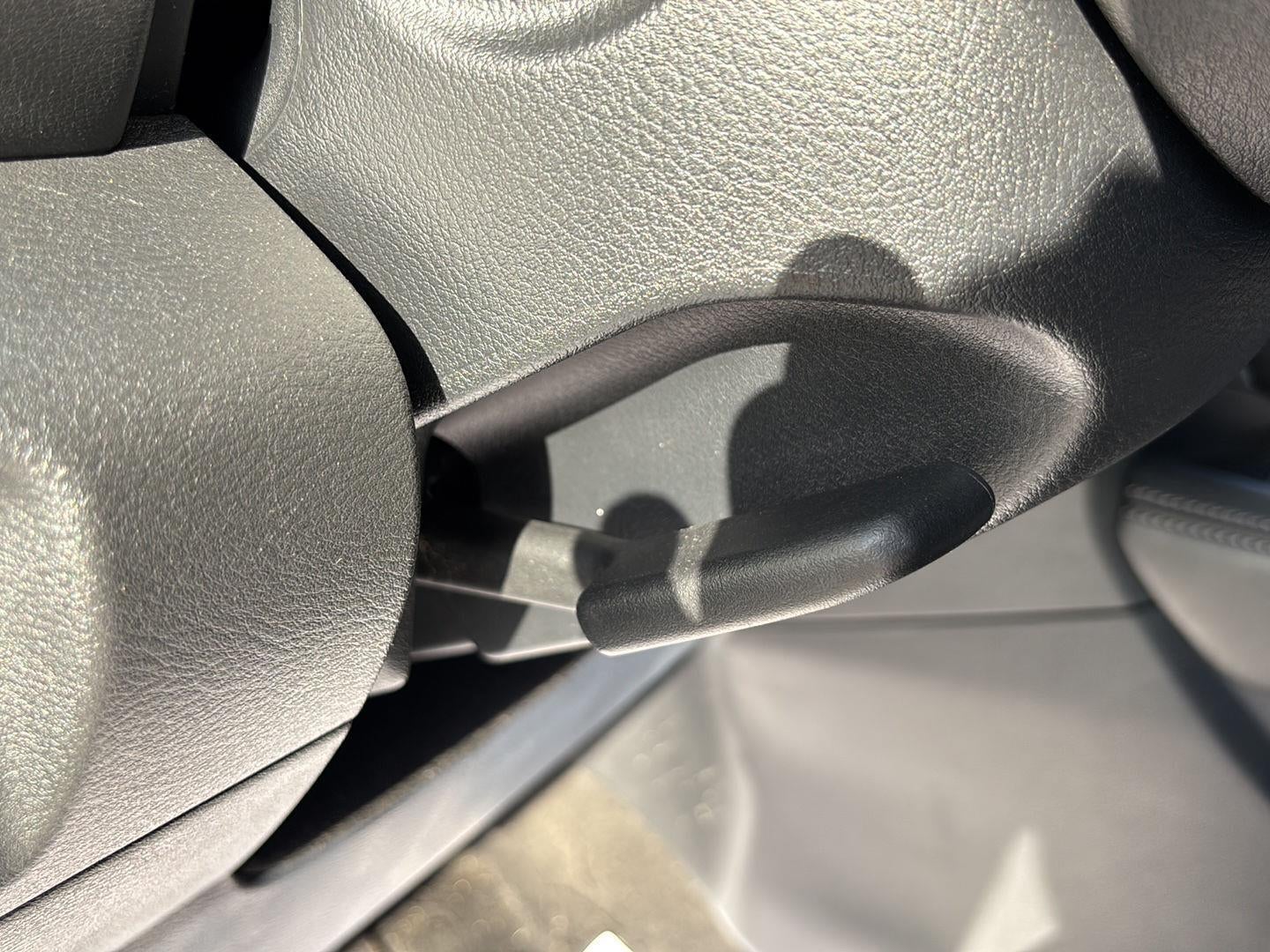 2022 Nissan Kicks SR