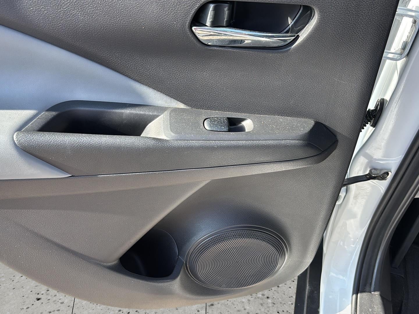 2022 Nissan Kicks SR