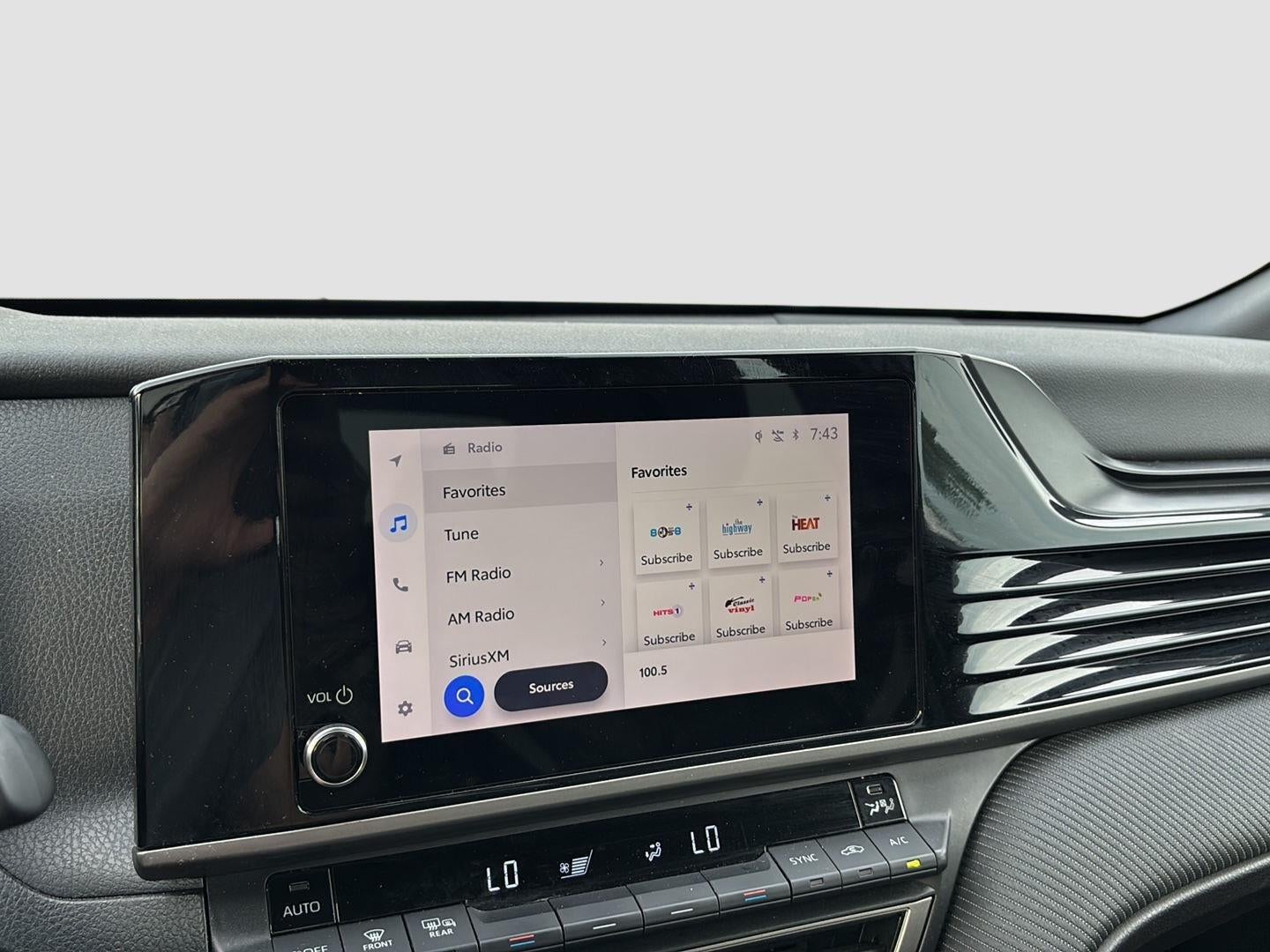 2025 Toyota Camry SE