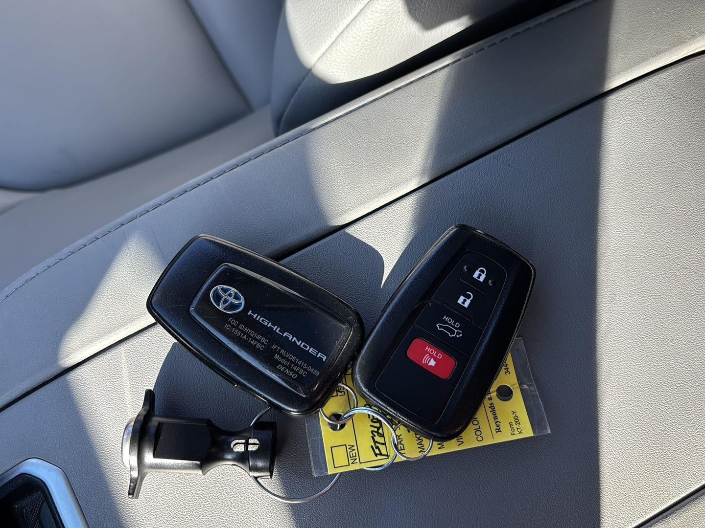 2020 Toyota Highlander Hybrid XLE