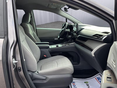 2021 Toyota Sienna LE