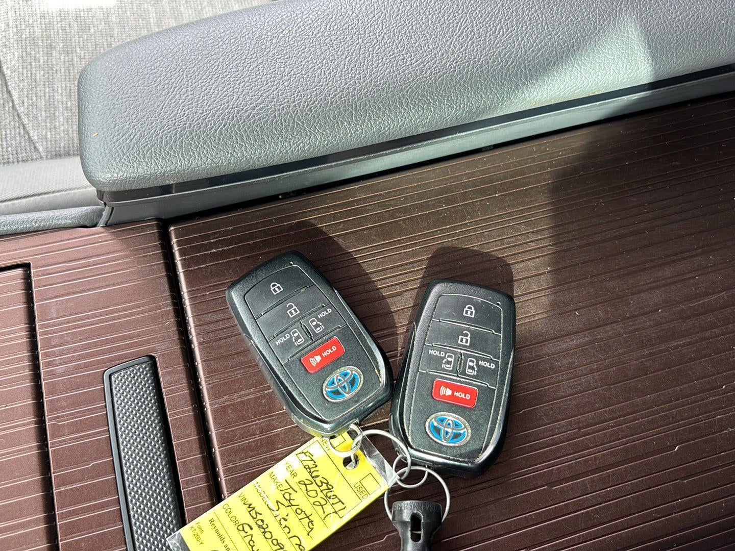 2021 Toyota Sienna LE