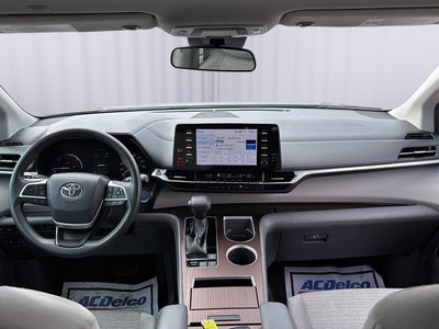 2021 Toyota Sienna LE
