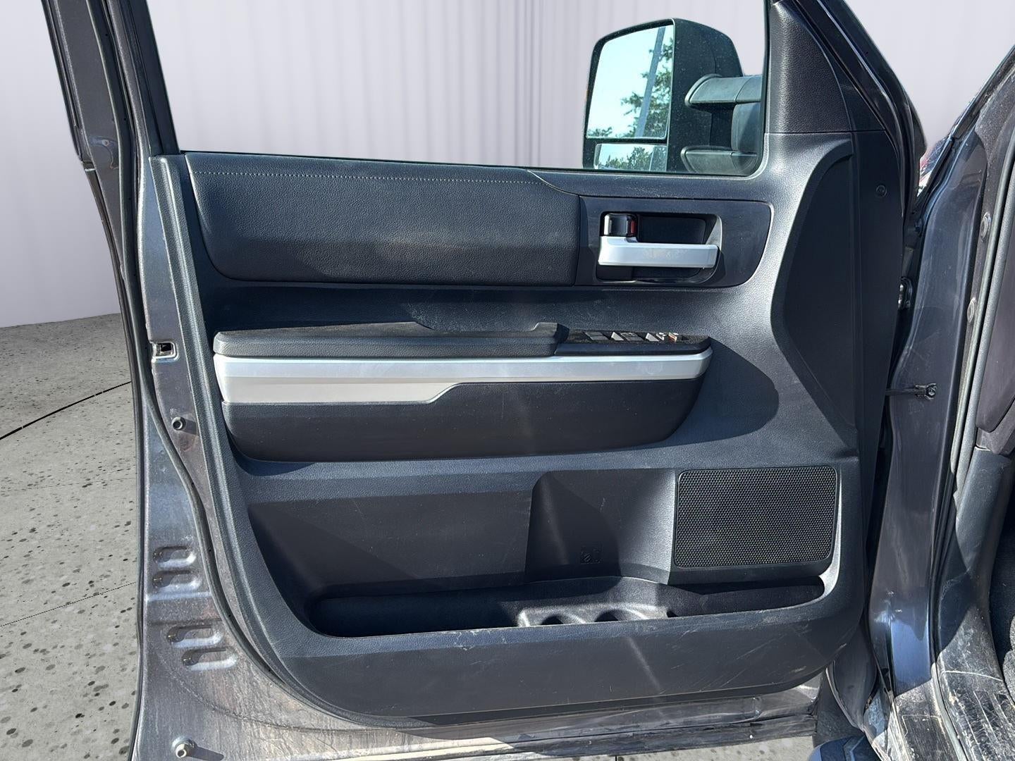 2015 Toyota TUNDRA Base