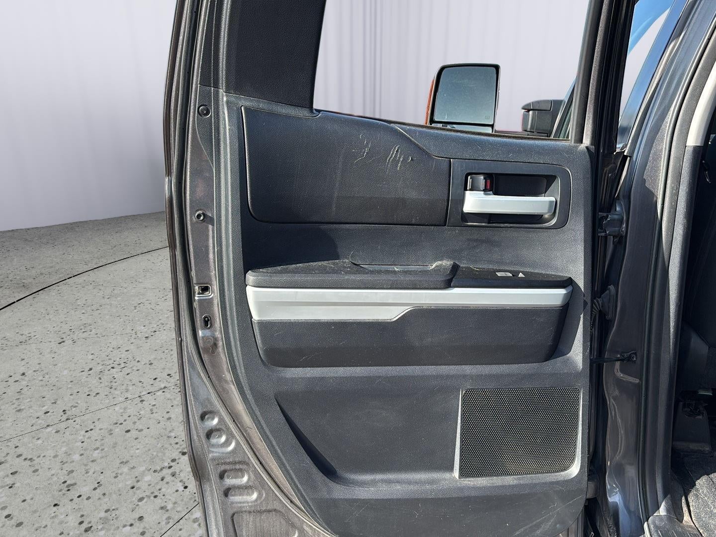 2015 Toyota TUNDRA Base